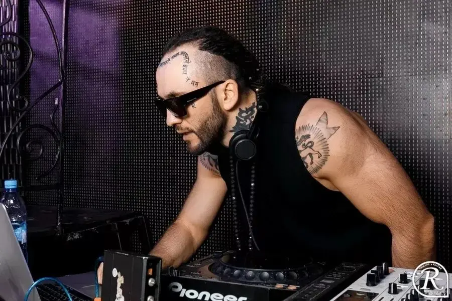 DJ M.E.G.