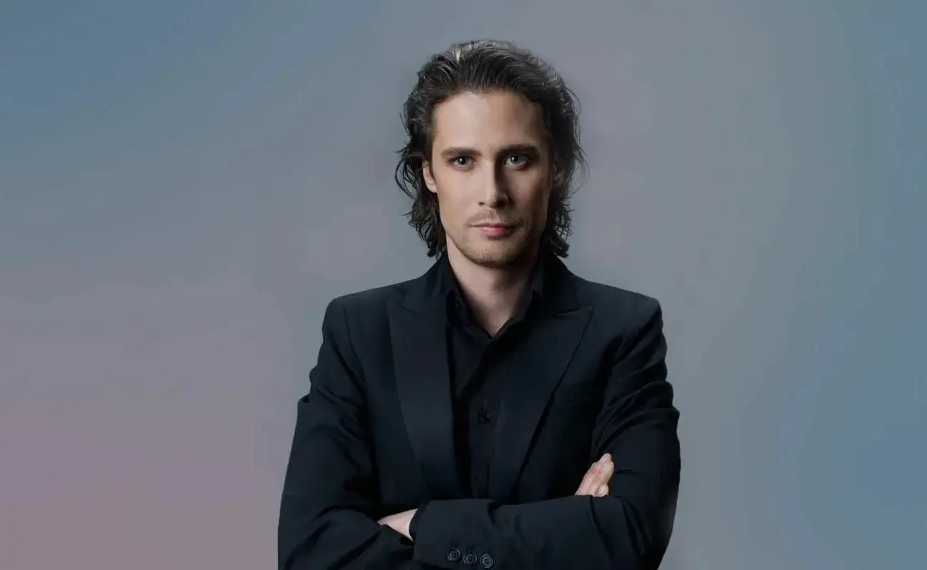 Антон Авдеев