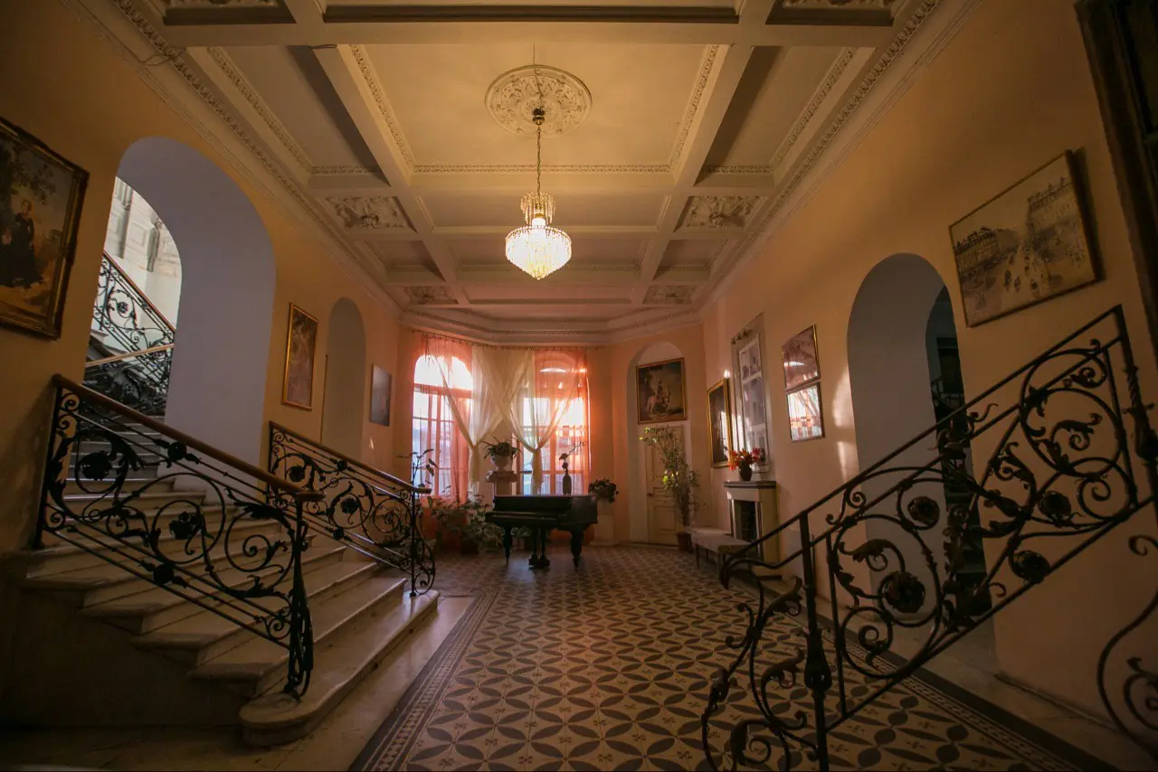 Экскурсия в особняк Шрёдера + концерт «На грани музыки и чувств»