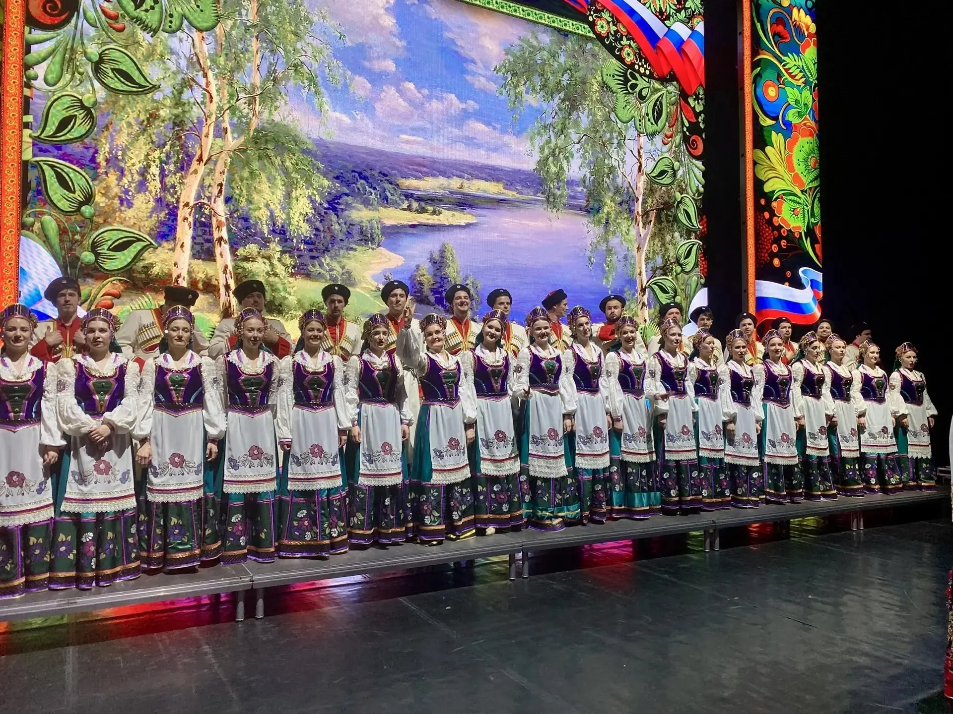 Кубанская казачья вольница. Танцуй и веселись, Кубань!