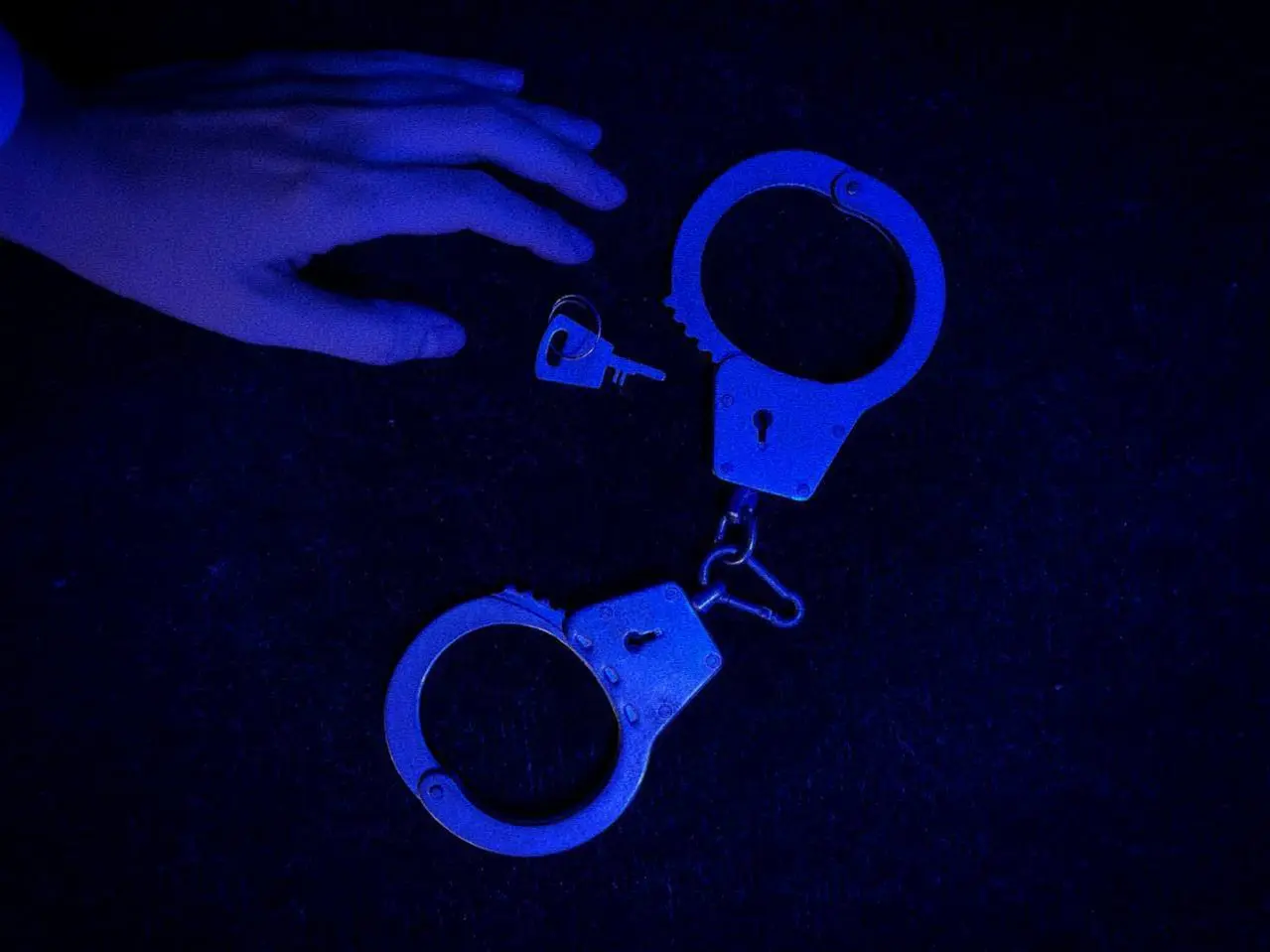 Ночь. Театр. Детектив