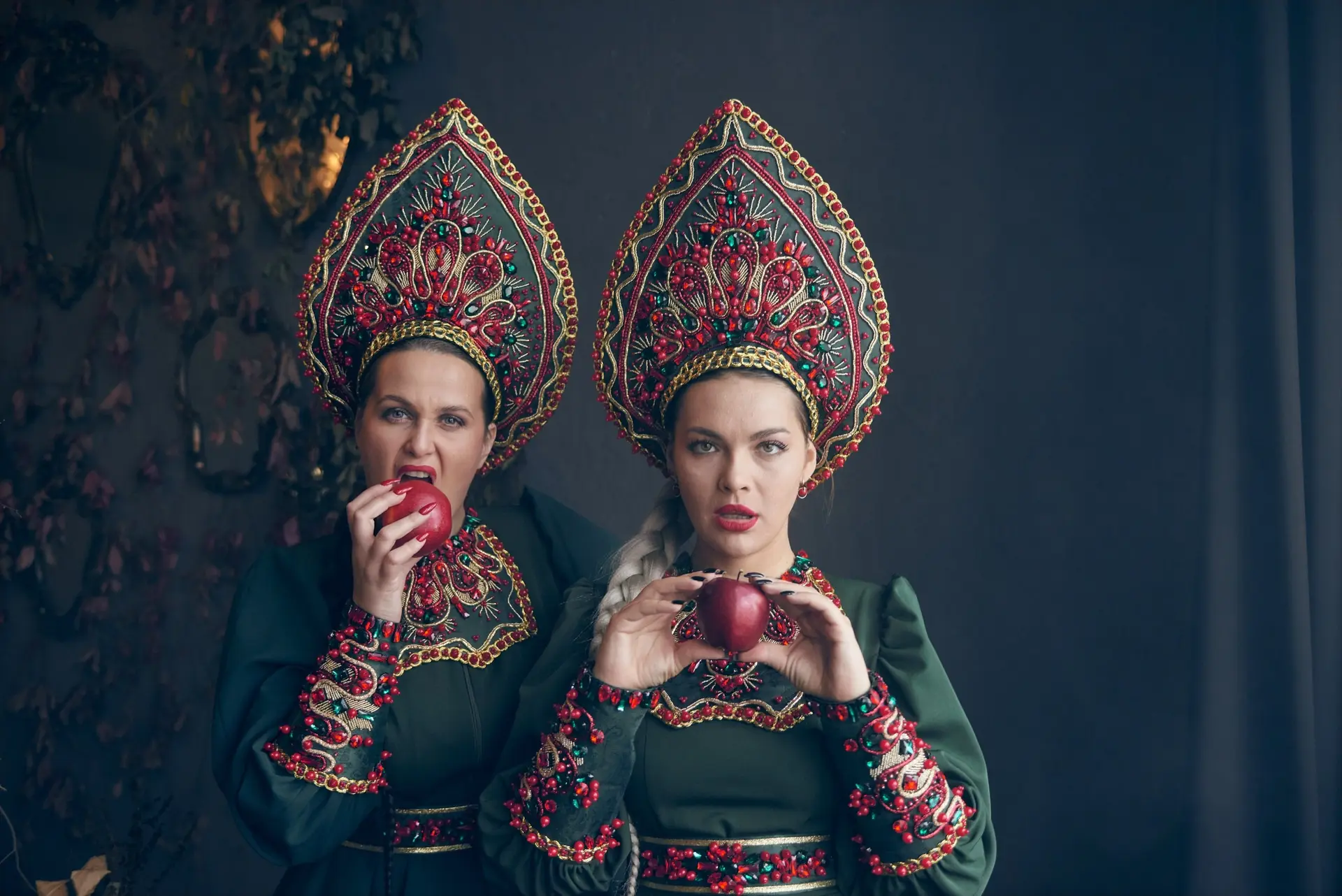 Версия народная