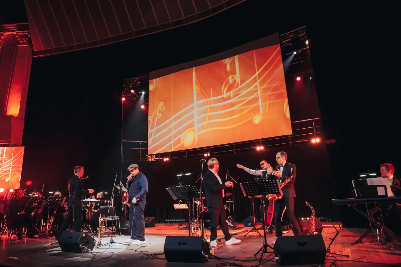 Джаз и рок-н-ролл с симфоническим оркестром