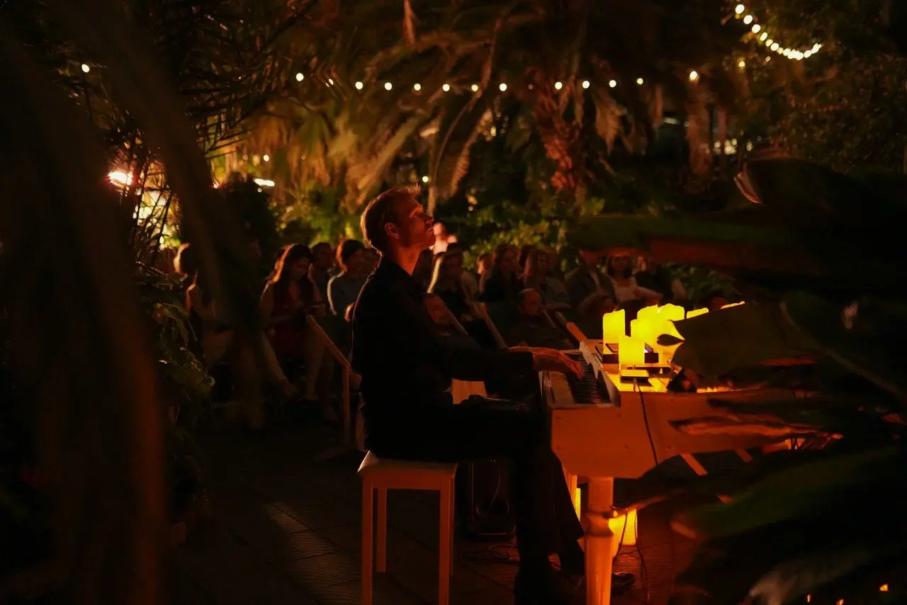 Магия свечей. Уитни Хьюстон трибьют в Оранжерее