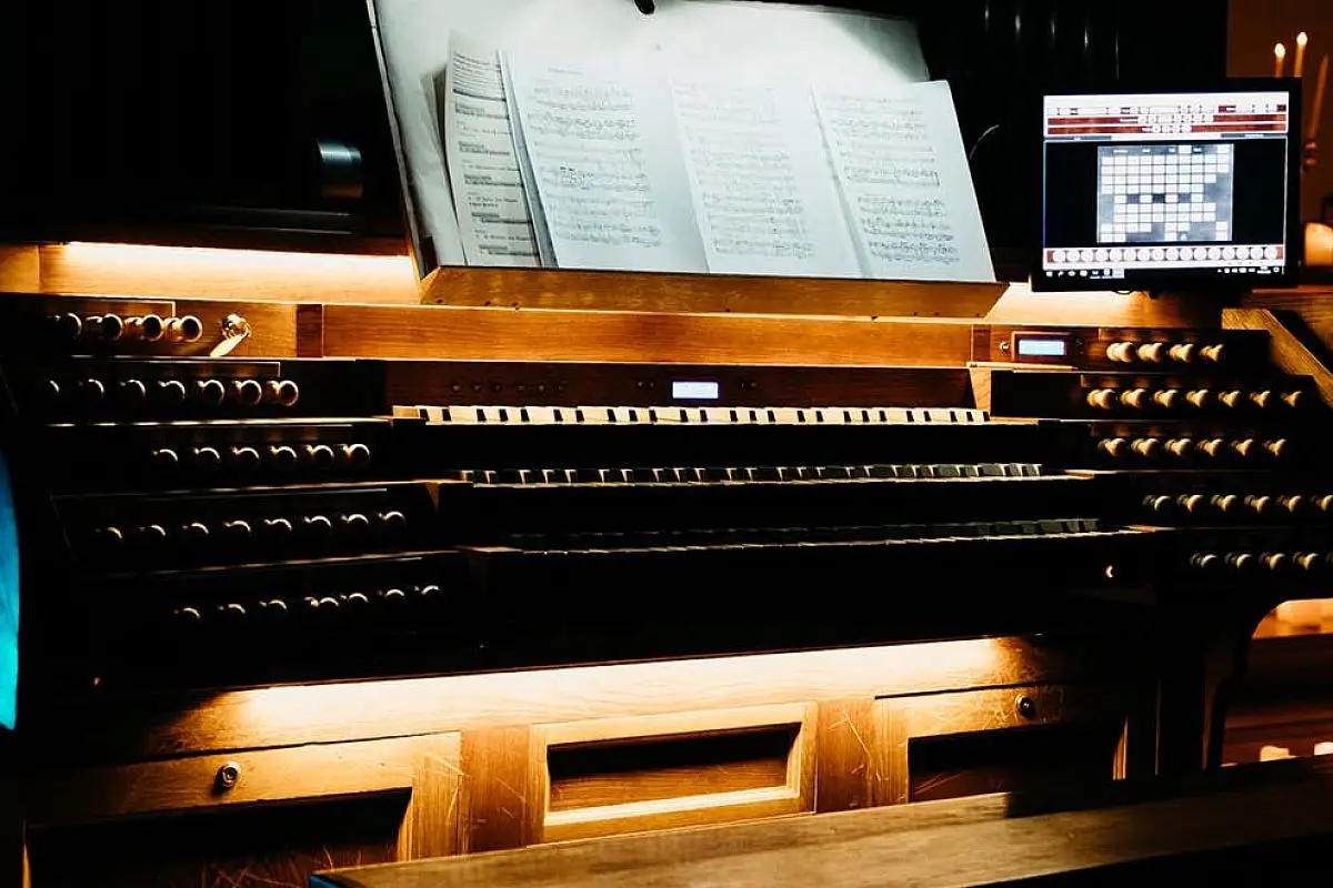 Концерт для трех органов при свечах. Бах. Токката и фуга ре минор. Равель. Болеро. Бетховен. Ода к радости