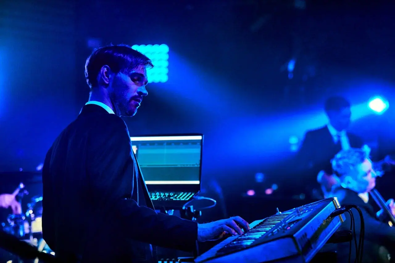 Уитни Хьюстон Tribute